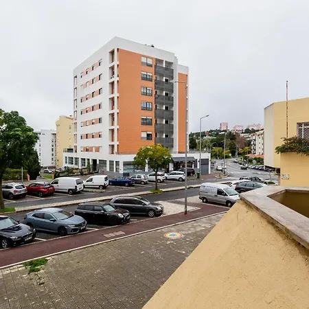 Vibes - Monsanto House * Lissabon
